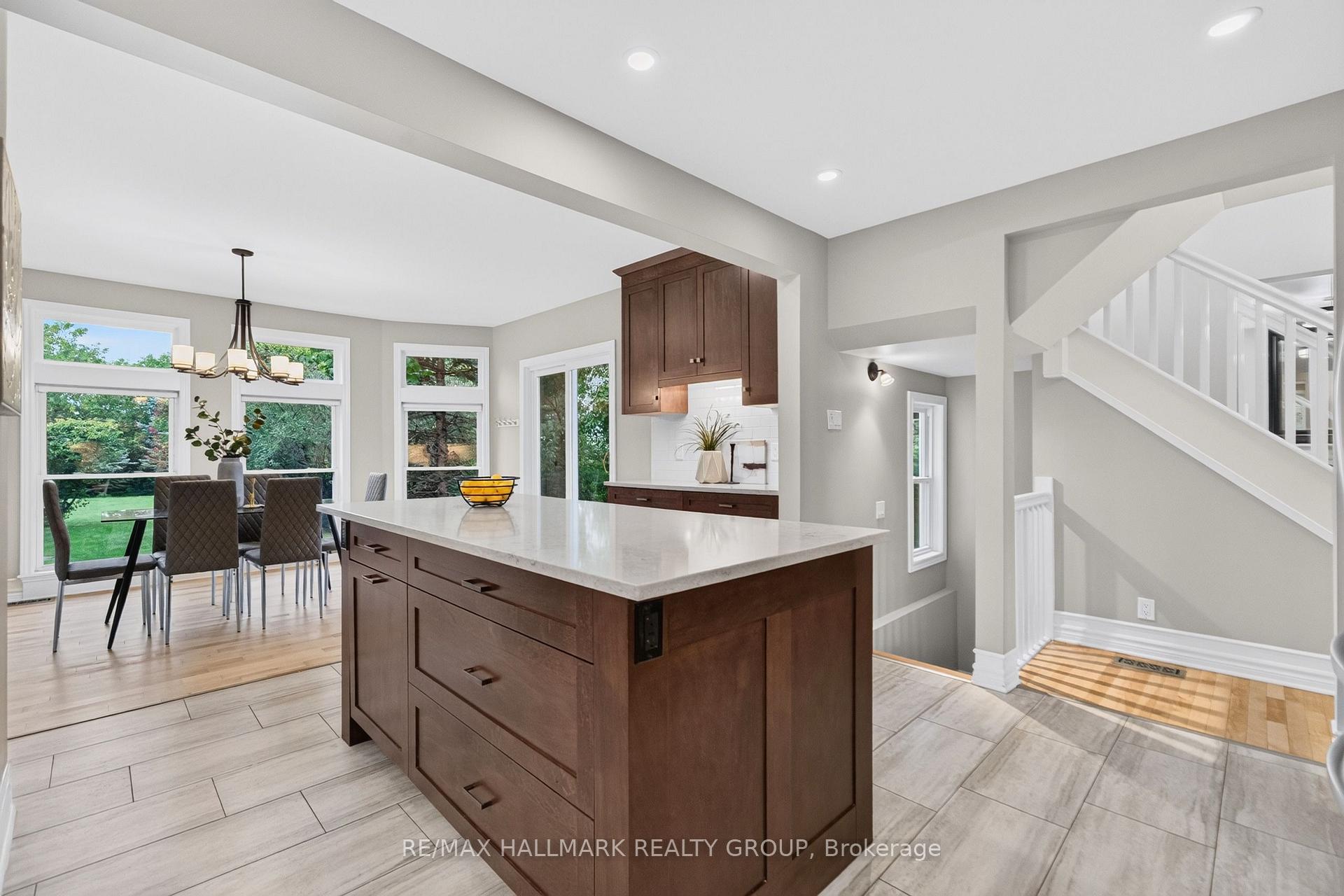Photo 11 of 1608 Prince Of Wales Drive, Ottawa, Carleton Heights — HOMEH
