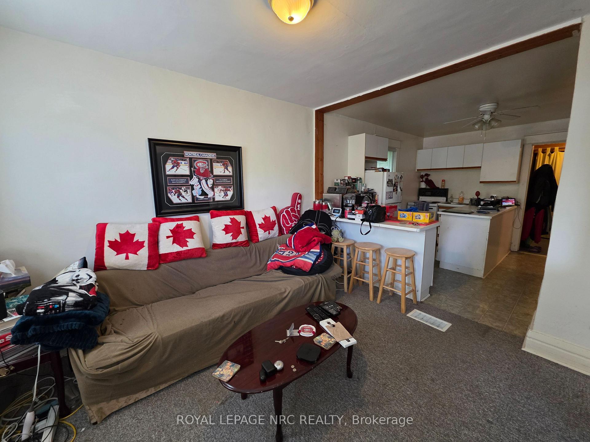 Photo 2 of 39 Manchester Avenue, St. Catharines, Haig — HOMEH
