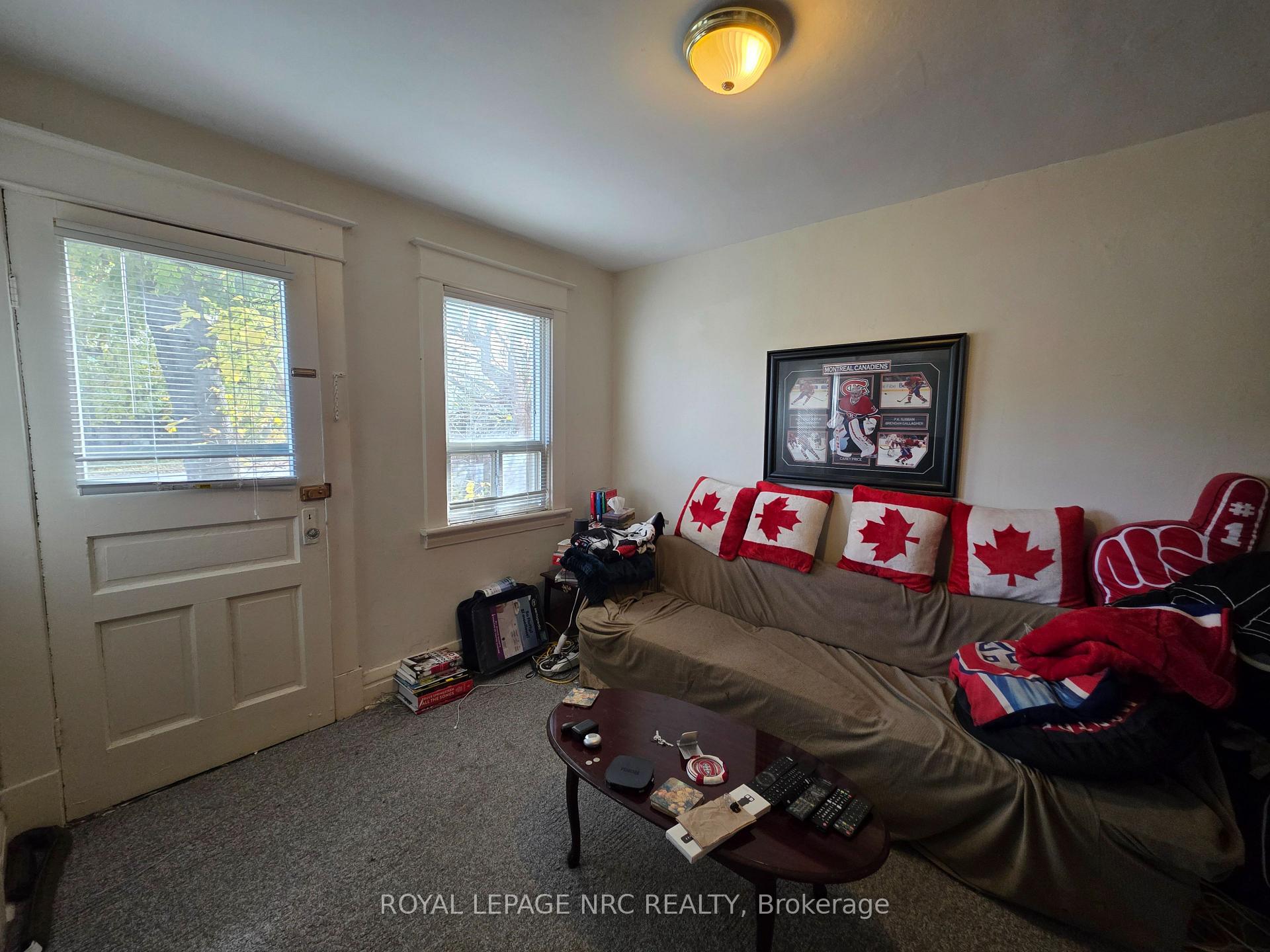 Photo 4 of 39 Manchester Avenue, St. Catharines, Haig — HOMEH