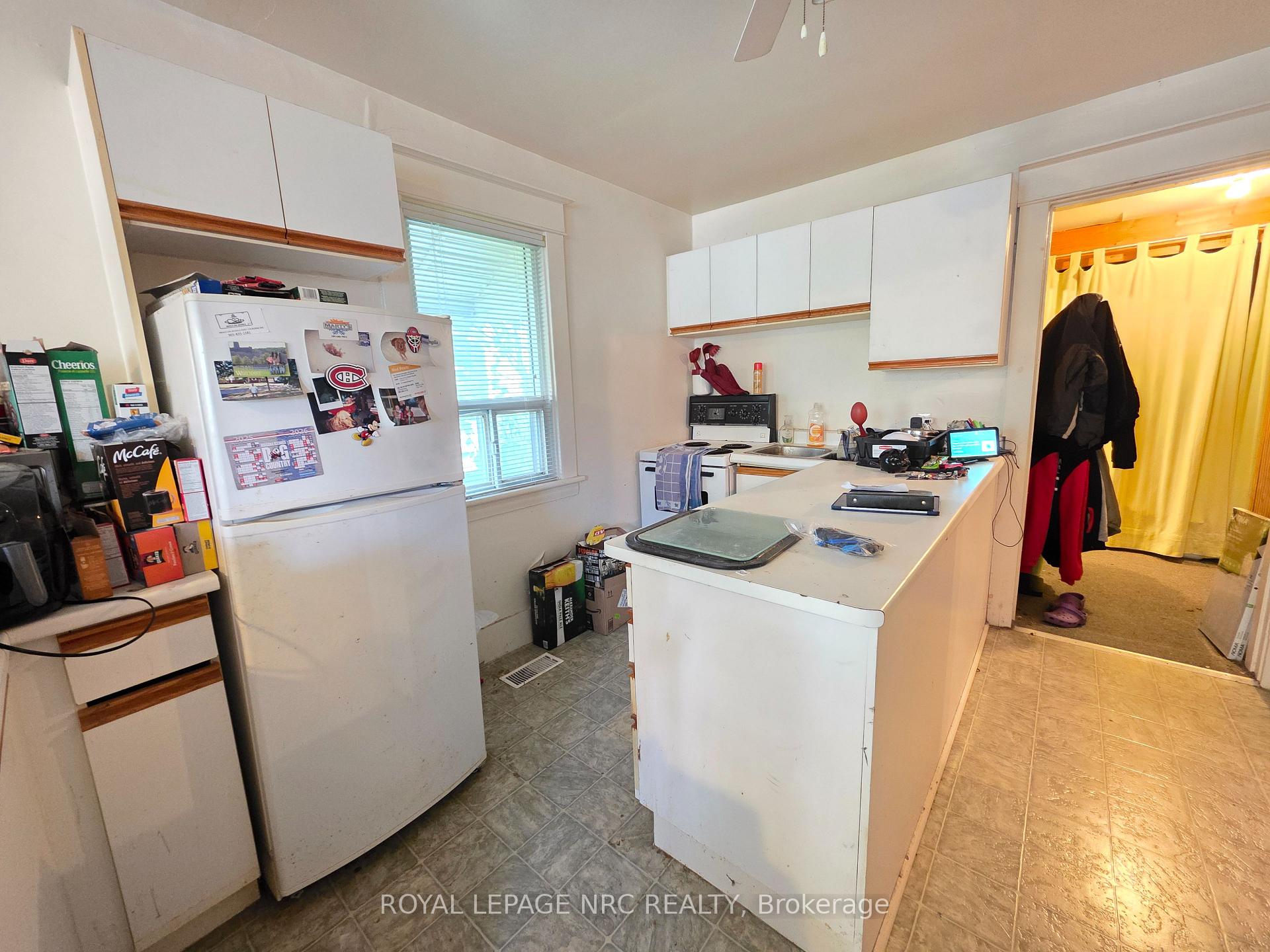 Photo 6 of 39 Manchester Avenue, St. Catharines, Haig — HOMEH