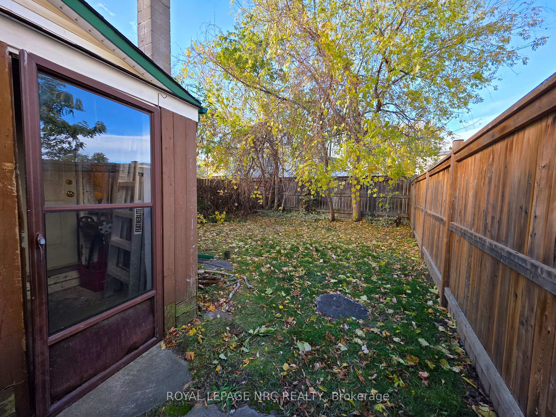 Photo 22 of 39 Manchester Avenue, St. Catharines, Haig — HOMEH