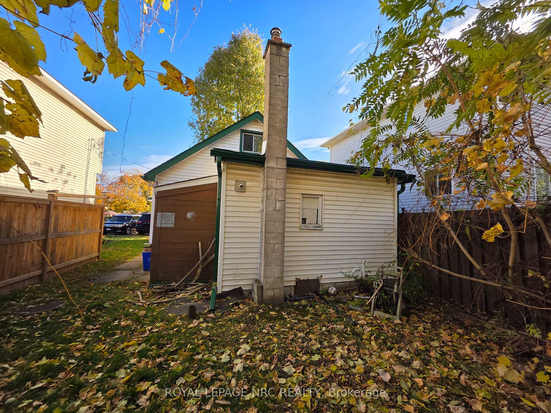 Photo 23 of 39 Manchester Avenue, St. Catharines, Haig — HOMEH