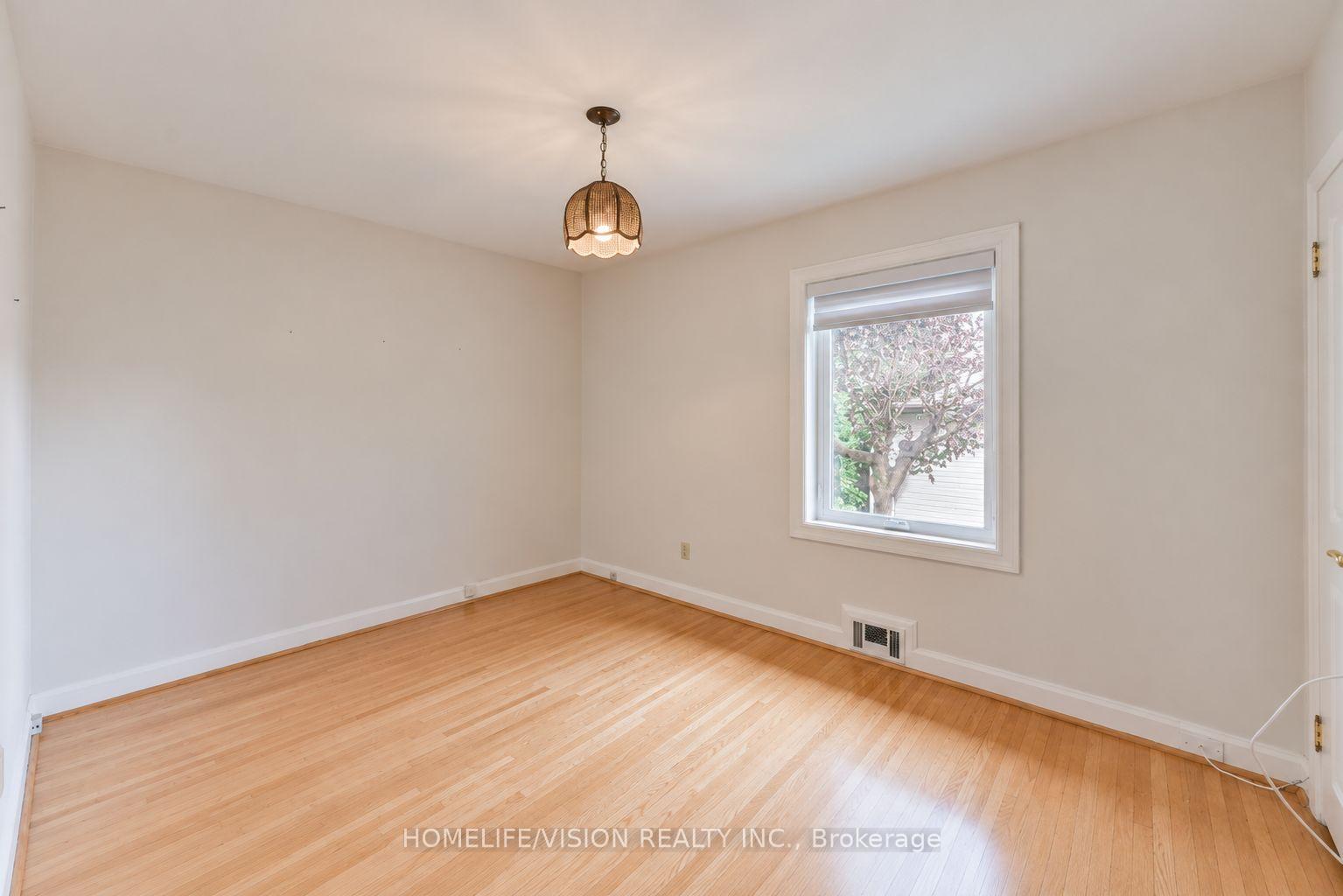 Photo 41 of 11 Larstone Avenue, Etobicoke, Stonegate-Queensway — HOMEH