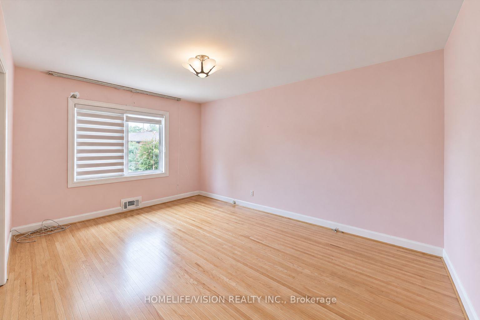 Photo 36 of 11 Larstone Avenue, Etobicoke, Stonegate-Queensway — HOMEH
