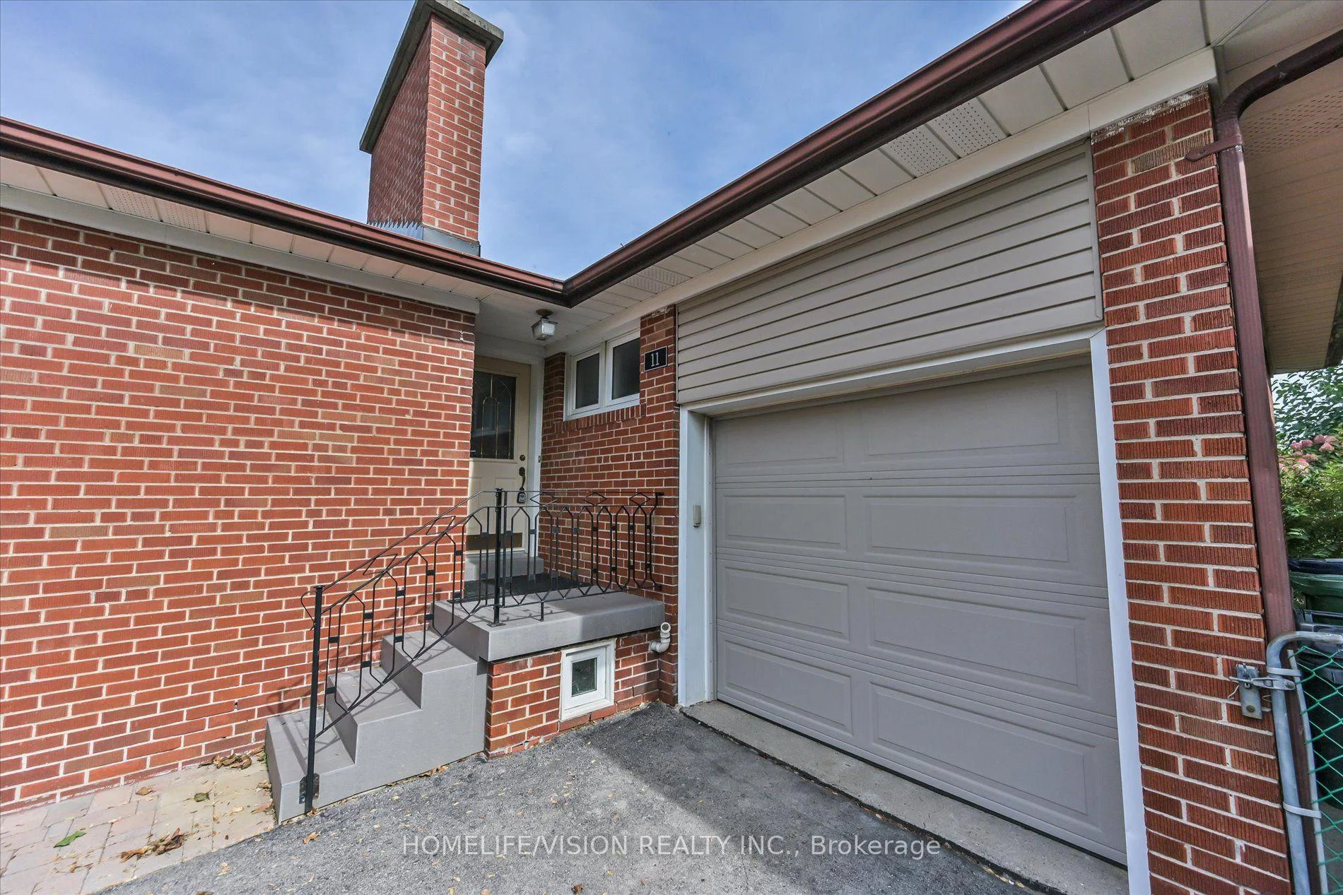 Photo 12 of 11 Larstone Avenue, Etobicoke, Stonegate-Queensway — HOMEH