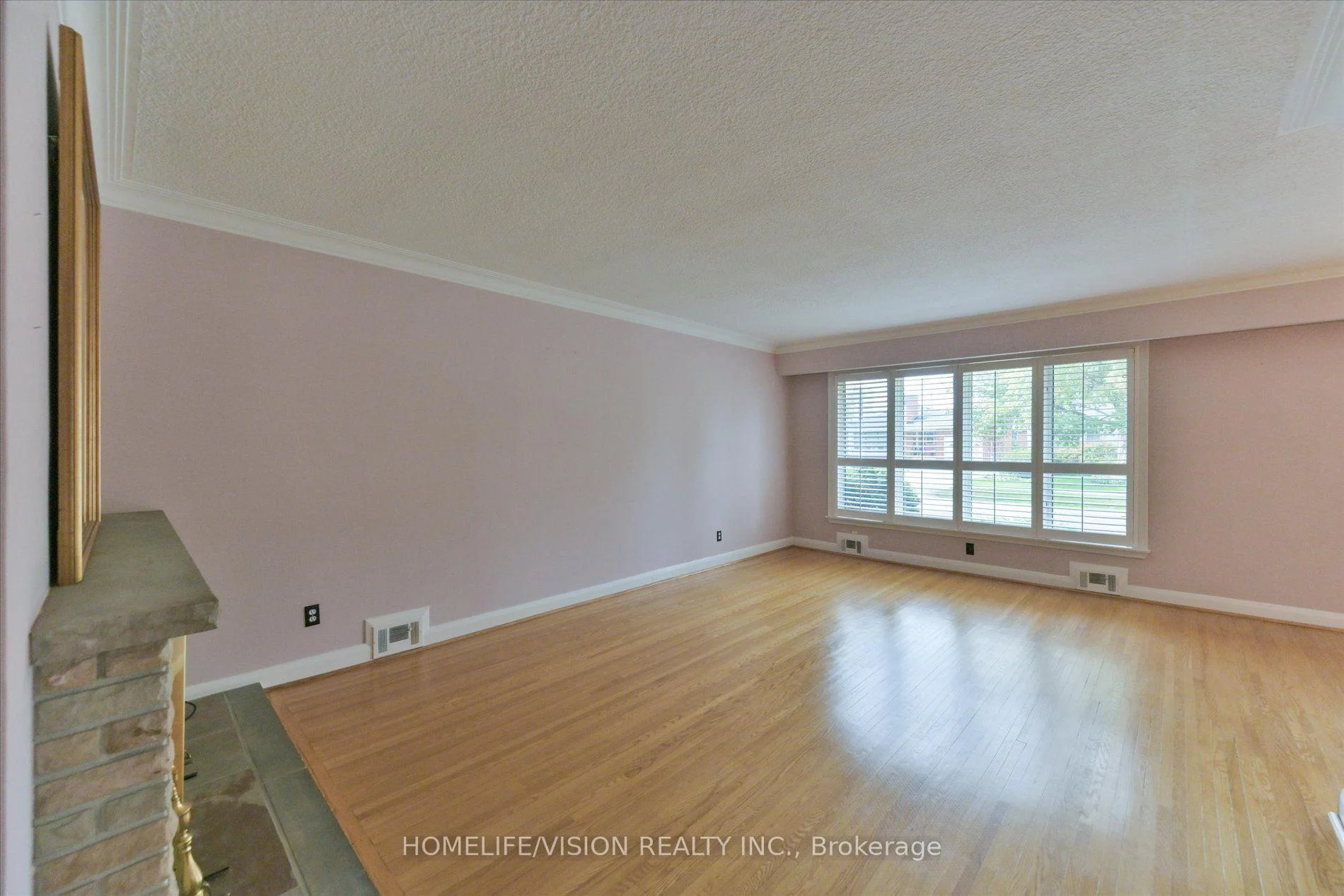 Photo 17 of 11 Larstone Avenue, Etobicoke, Stonegate-Queensway — HOMEH