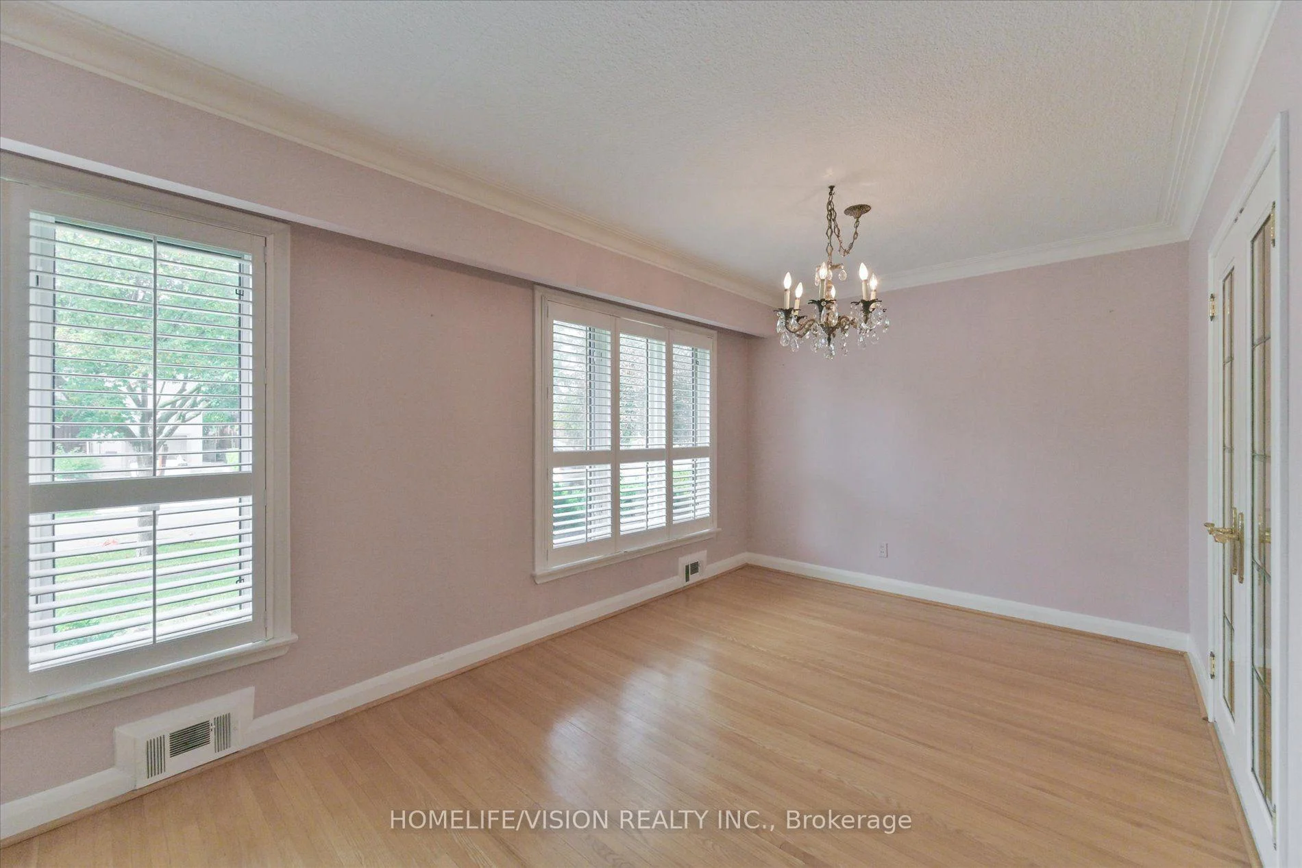 Photo 27 of 11 Larstone Avenue, Etobicoke, Stonegate-Queensway — HOMEH
