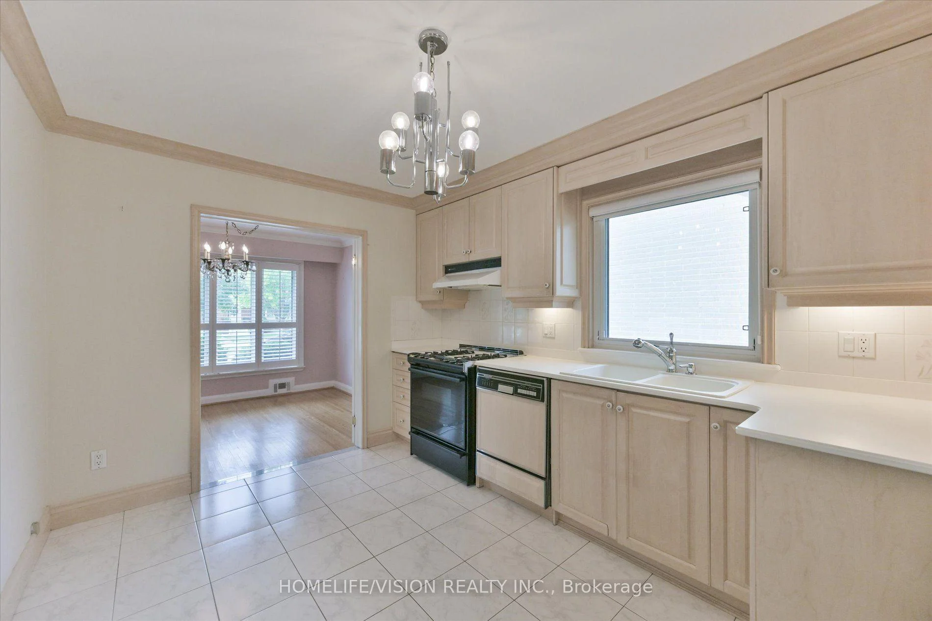 Photo 35 of 11 Larstone Avenue, Etobicoke, Stonegate-Queensway — HOMEH