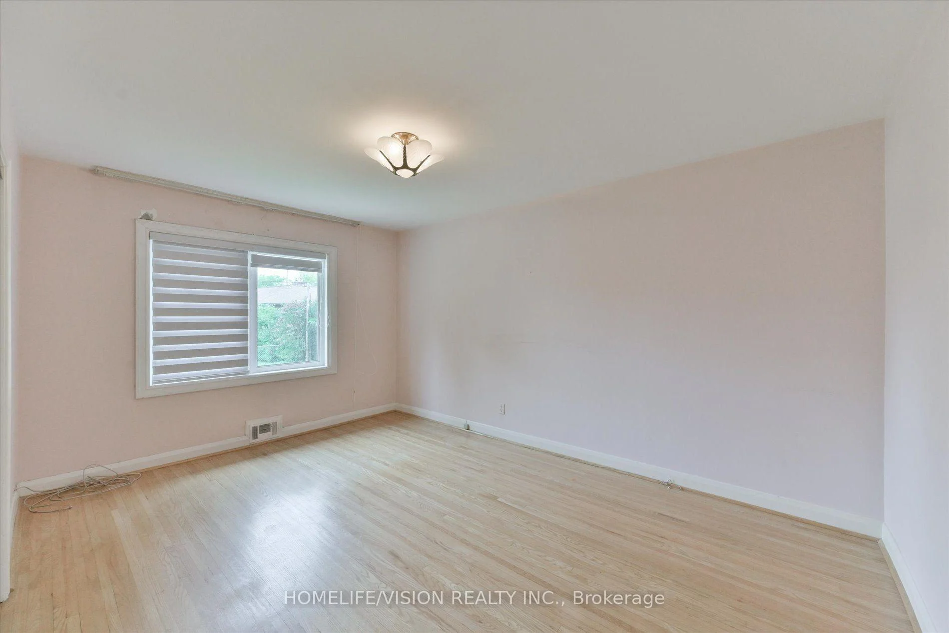Photo 39 of 11 Larstone Avenue, Etobicoke, Stonegate-Queensway — HOMEH