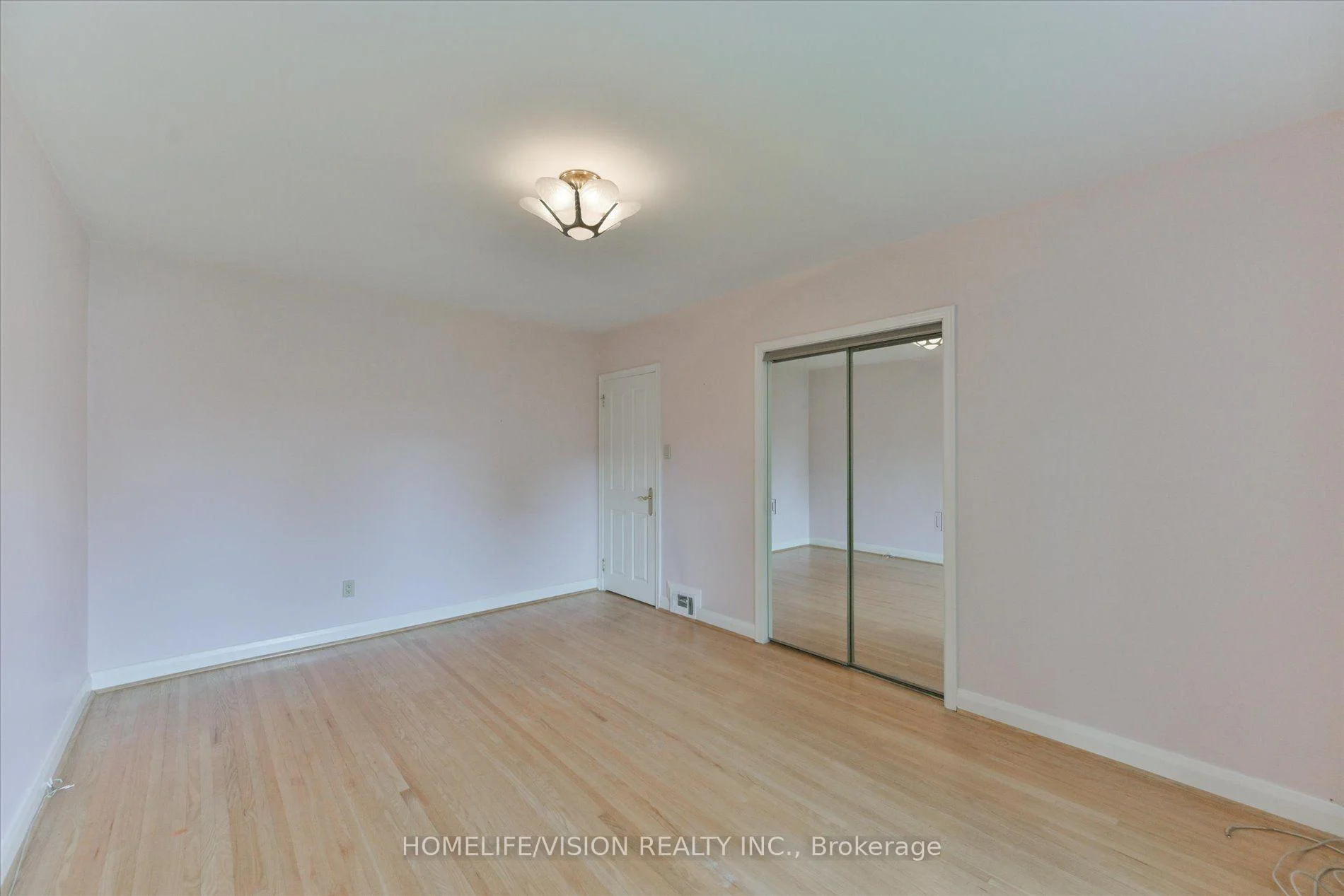 Photo 42 of 11 Larstone Avenue, Etobicoke, Stonegate-Queensway — HOMEH