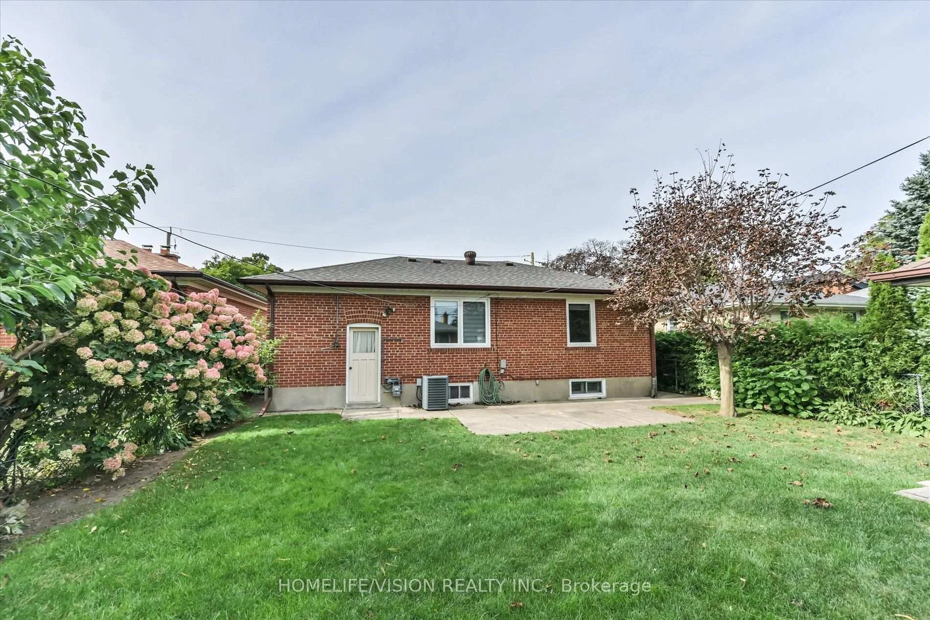Photo 76 of 11 Larstone Avenue, Etobicoke, Stonegate-Queensway — HOMEH