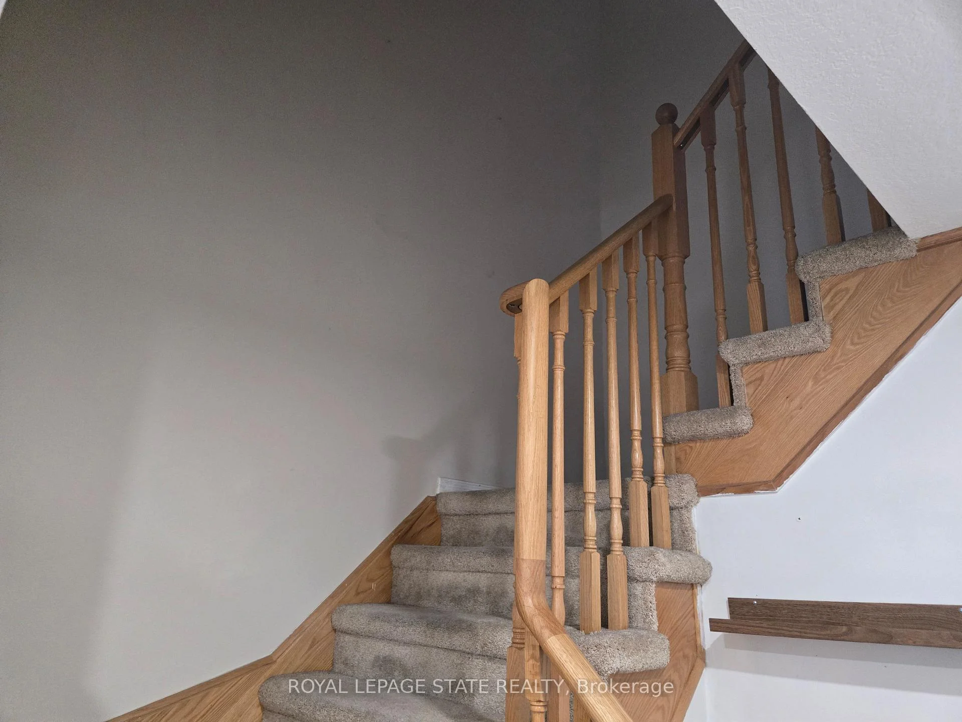 Photo 4 of 39 Newport Crescent, Hamilton, Crerar — HOMEH