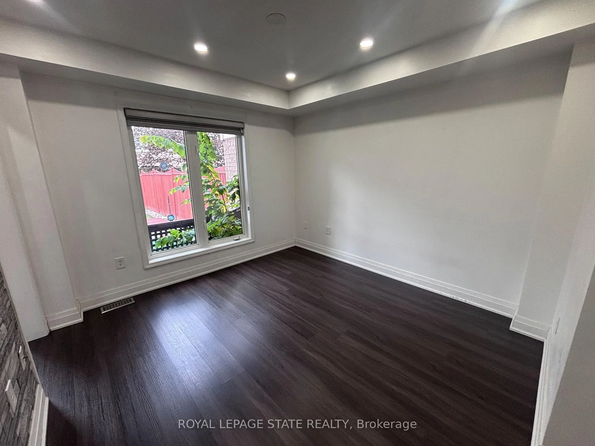 Photo 14 of 39 Newport Crescent, Hamilton, Crerar — HOMEH