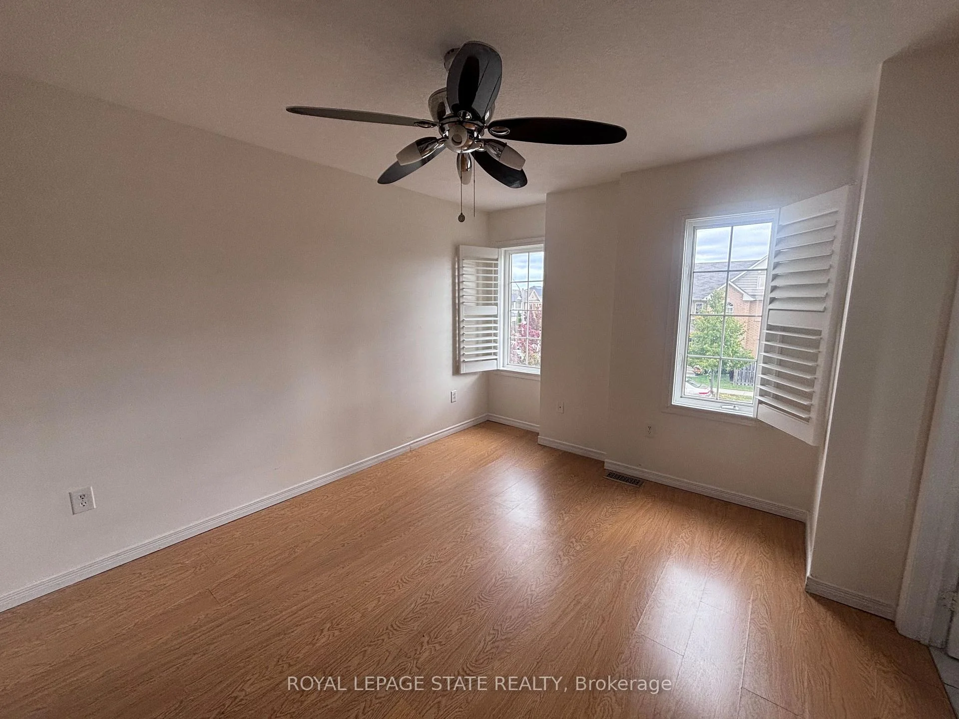 Photo 20 of 39 Newport Crescent, Hamilton, Crerar — HOMEH