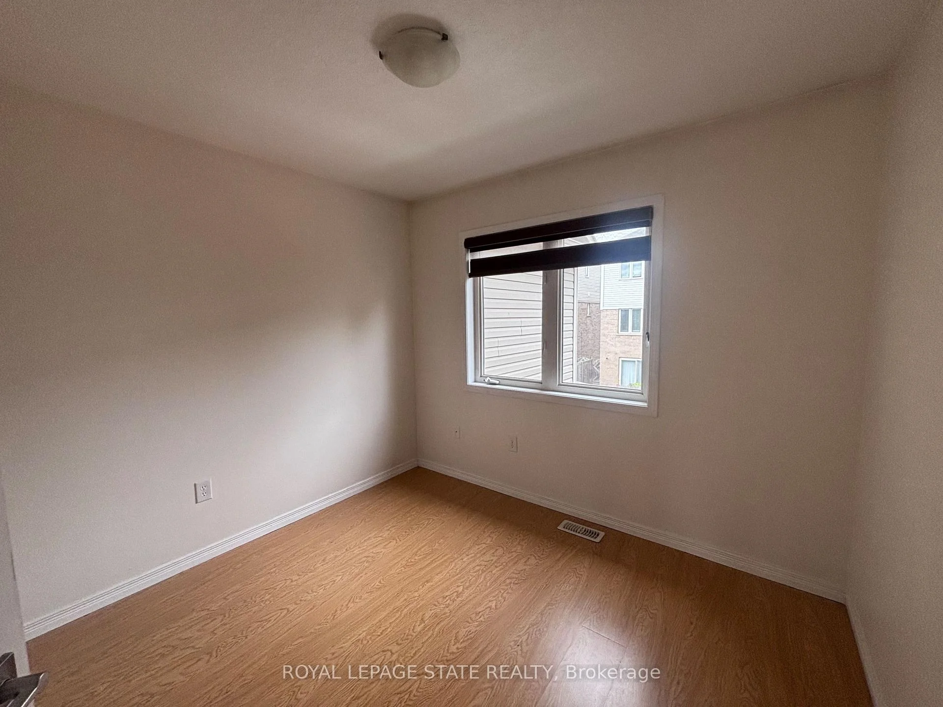 Photo 28 of 39 Newport Crescent, Hamilton, Crerar — HOMEH