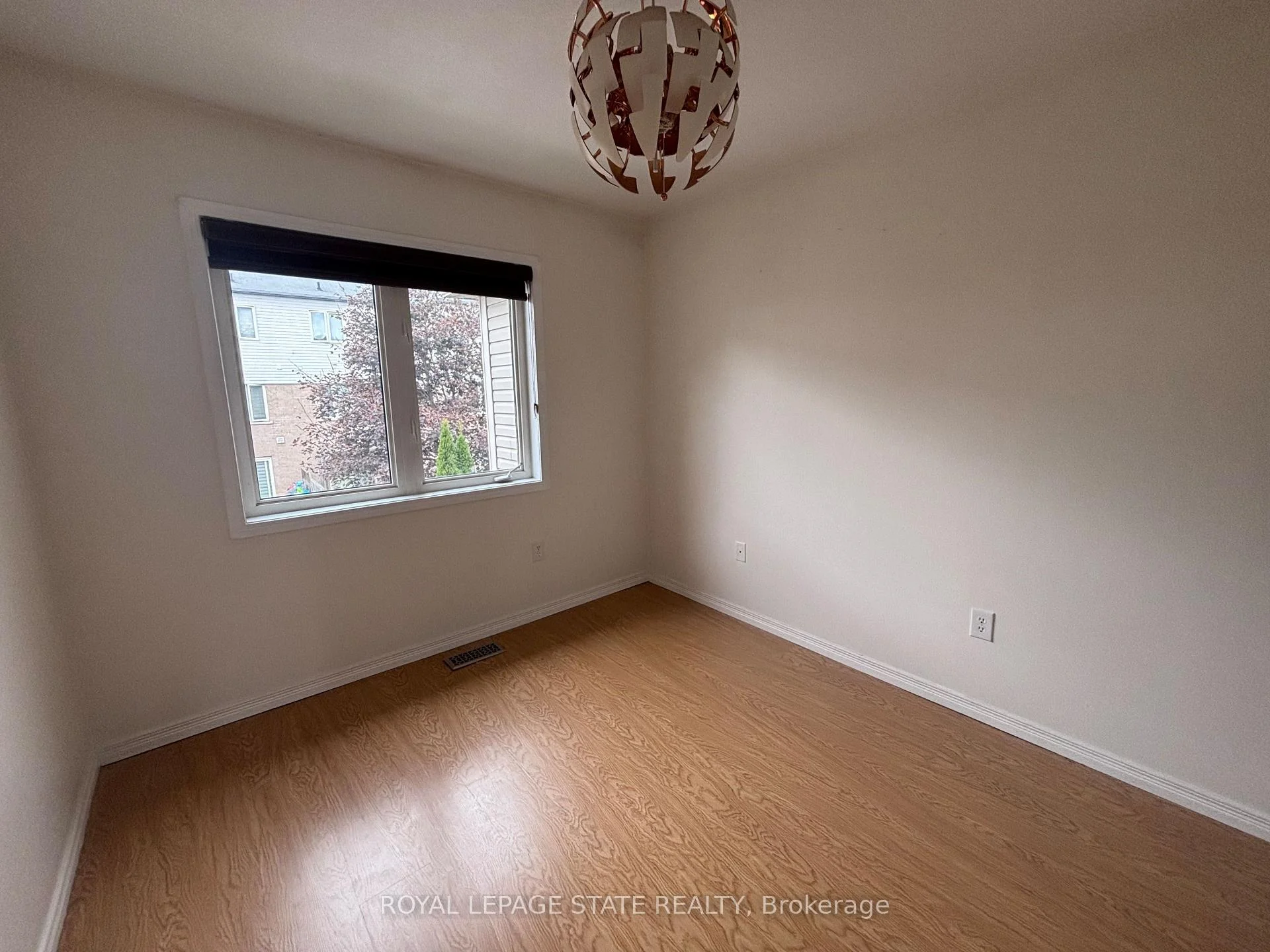 Photo 30 of 39 Newport Crescent, Hamilton, Crerar — HOMEH