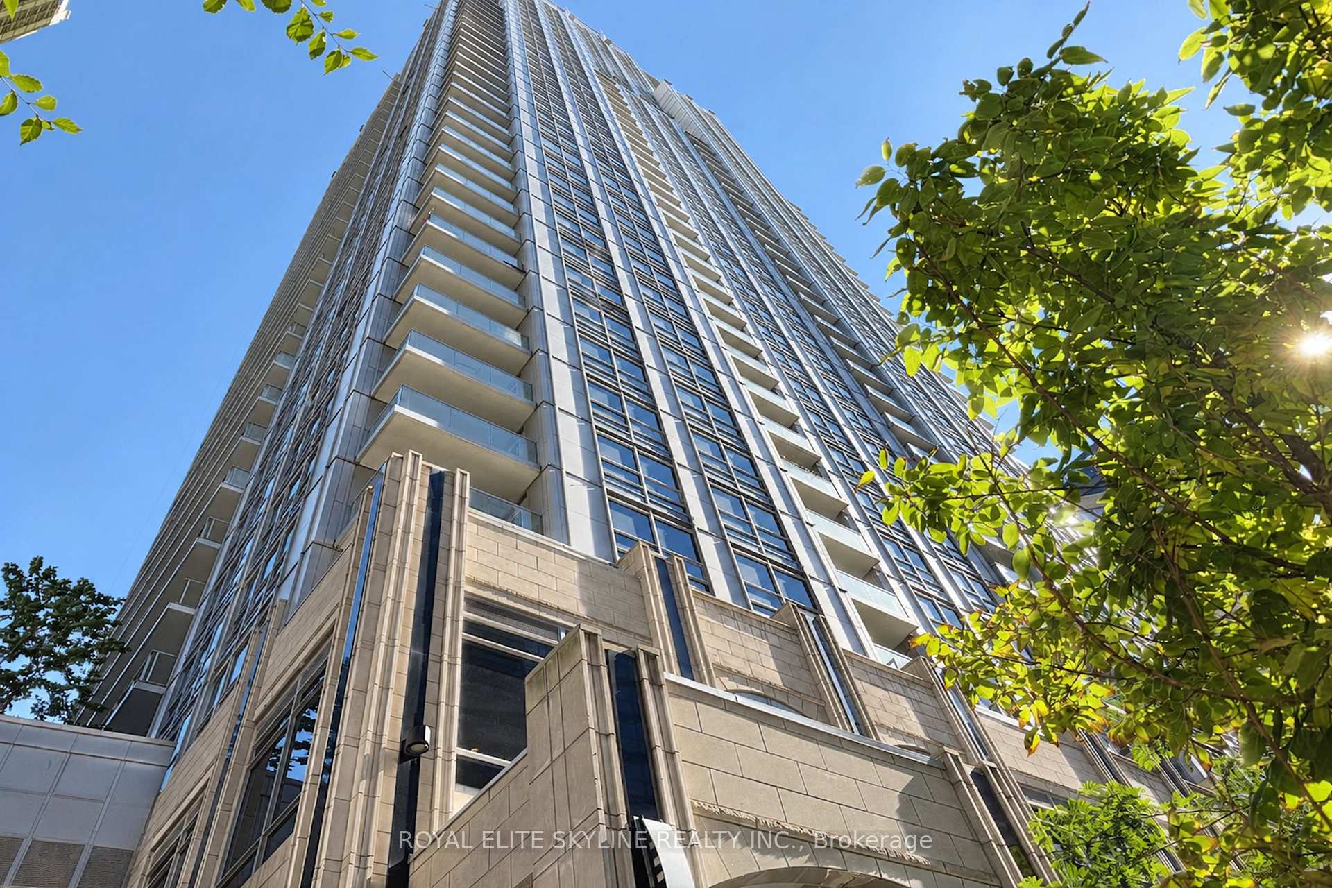 Photo of Unit 403, 761 Bay Street