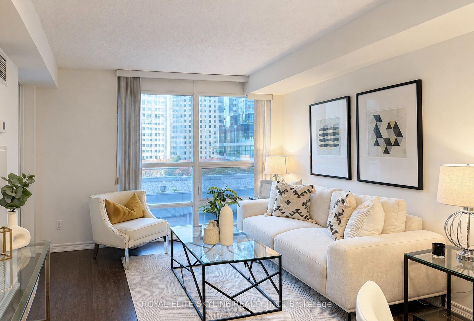 Photo 6 of Unit 403, 761 Bay Street, Toronto, Bay Street Corridor — HOMEH
