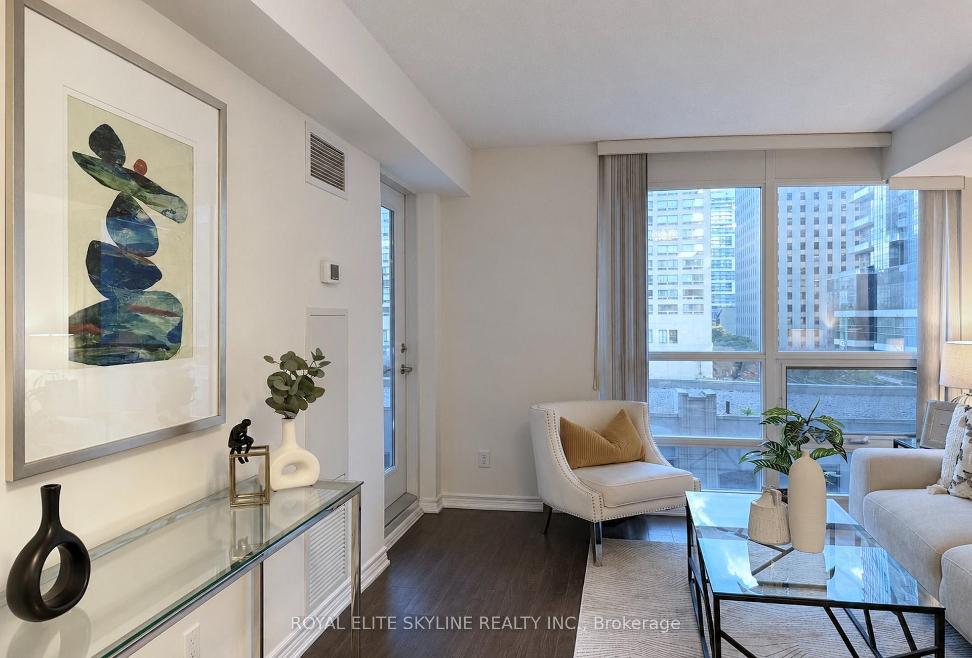 Photo 14 of Unit 403, 761 Bay Street, Toronto, Bay Street Corridor — HOMEH