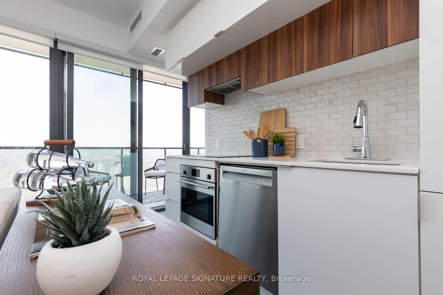 Photo 13 of Unit 2805, 185 Roehampton Avenue, Toronto, Mount Pleasant West — HOMEH