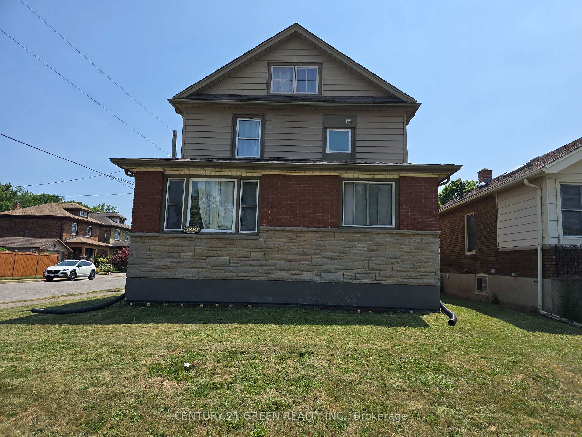 Photo of 5166 Morrison Street