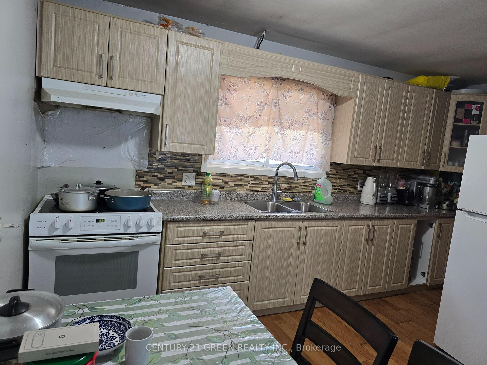 Photo 6 of 5166 Morrison Street, Niagara Falls, Cherrywood — HOMEH
