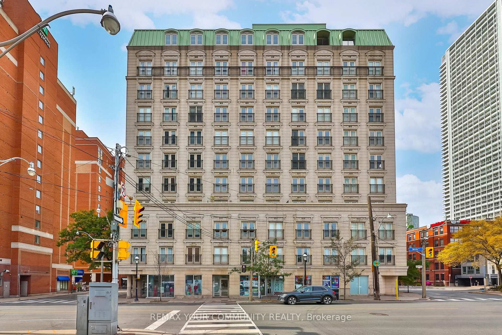 Photo of Unit 901, 120 Lombard Street