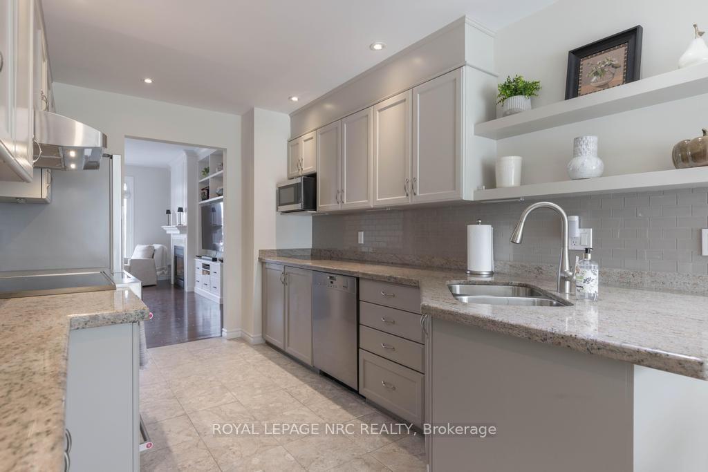 Photo 2 of Unit 10, 121 Glen Morris Drive, St. Catharines, Glendale/Glenridge — HOMEH