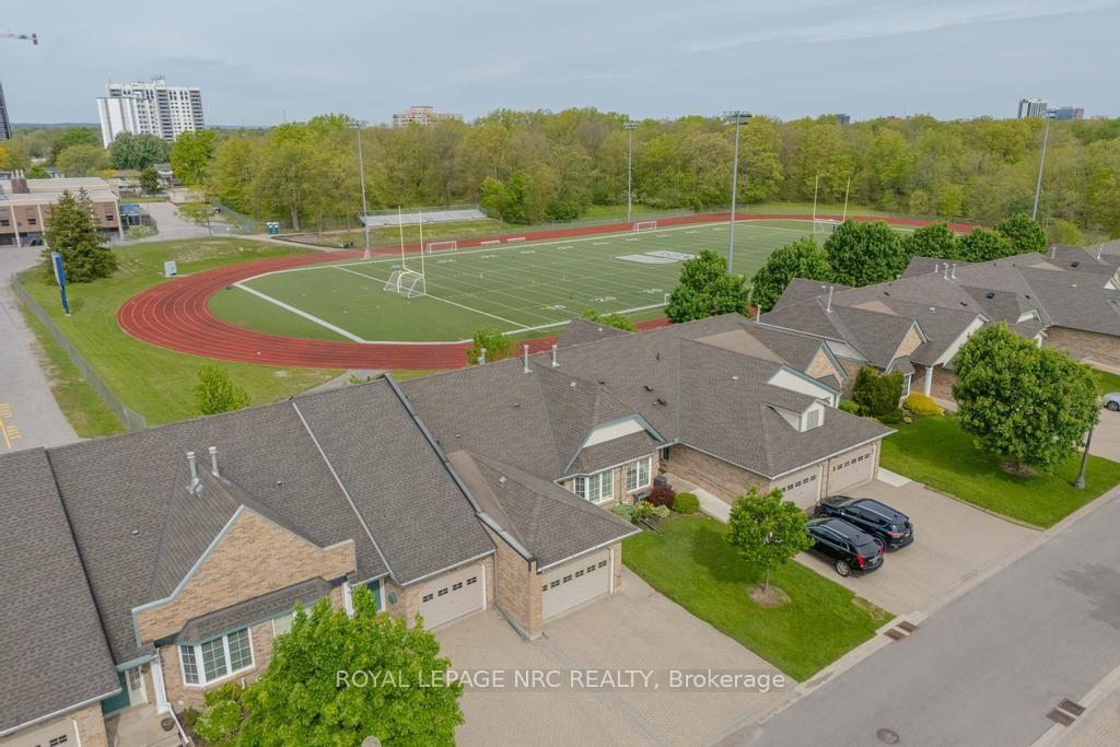 Photo 27 of Unit 10, 121 Glen Morris Drive, St. Catharines, Glendale/Glenridge — HOMEH