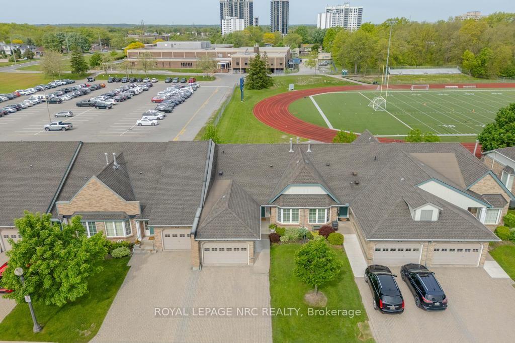 Photo 28 of Unit 10, 121 Glen Morris Drive, St. Catharines, Glendale/Glenridge — HOMEH