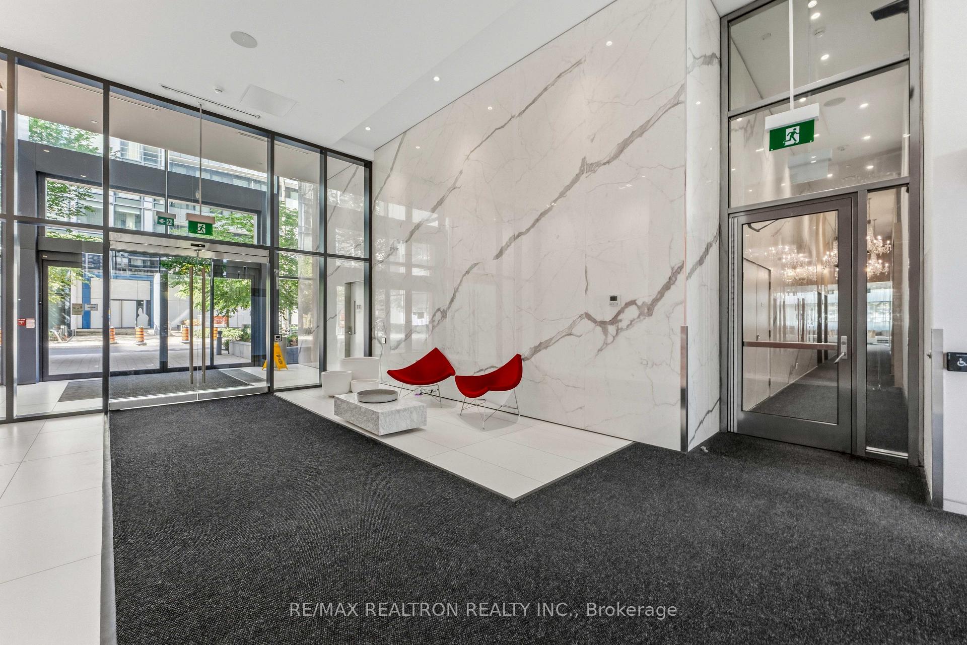Photo 2 of Unit 510, 185 Roehampton Avenue, Toronto, Mount Pleasant West — HOMEH