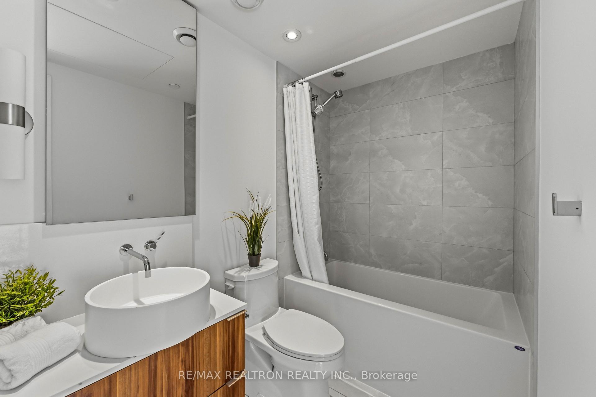 Photo 13 of Unit 510, 185 Roehampton Avenue, Toronto, Mount Pleasant West — HOMEH