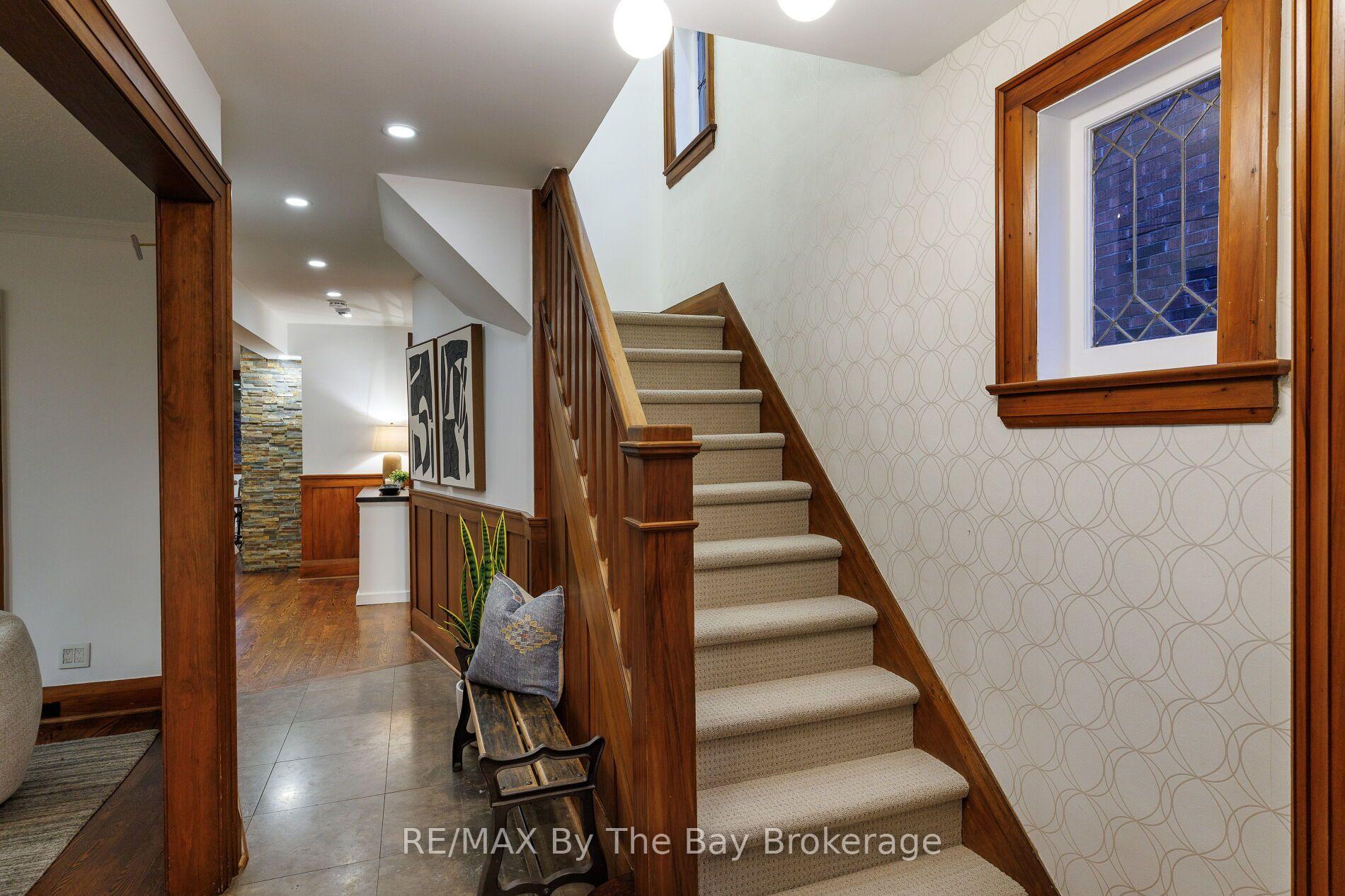 Photo 4 of 44 Rambert Crescent, Toronto, High Park-Swansea — HOMEH