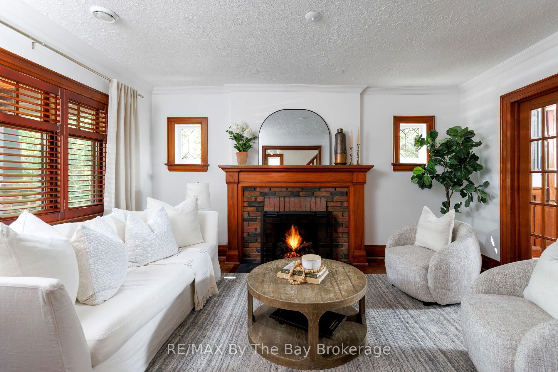 Photo 7 of 44 Rambert Crescent, Toronto, High Park-Swansea — HOMEH