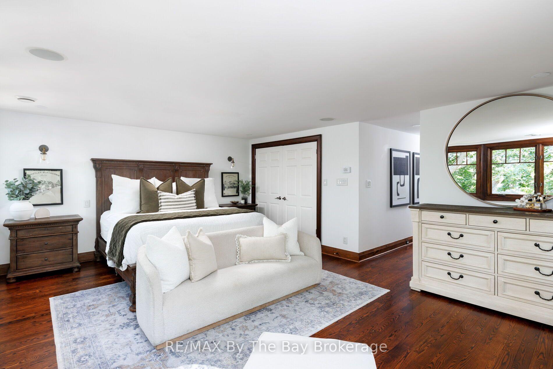 Photo 8 of 44 Rambert Crescent, Toronto, High Park-Swansea — HOMEH