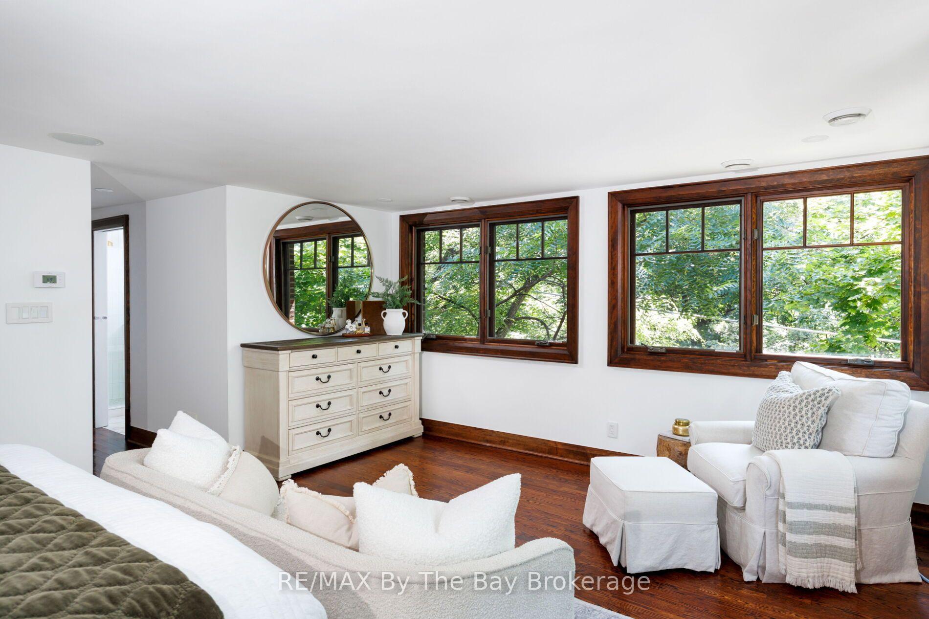 Photo 11 of 44 Rambert Crescent, Toronto, High Park-Swansea — HOMEH