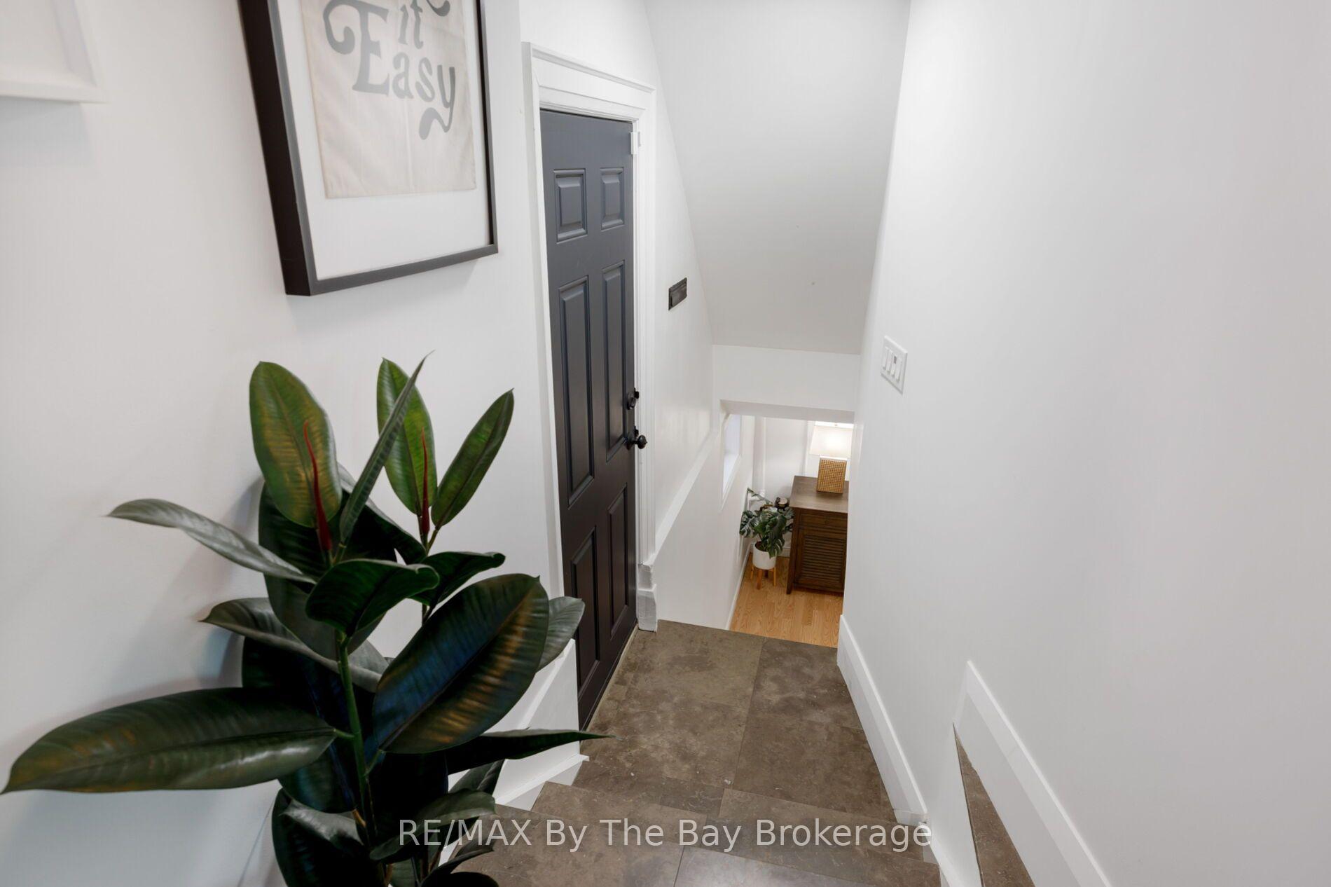 Photo 29 of 44 Rambert Crescent, Toronto, High Park-Swansea — HOMEH