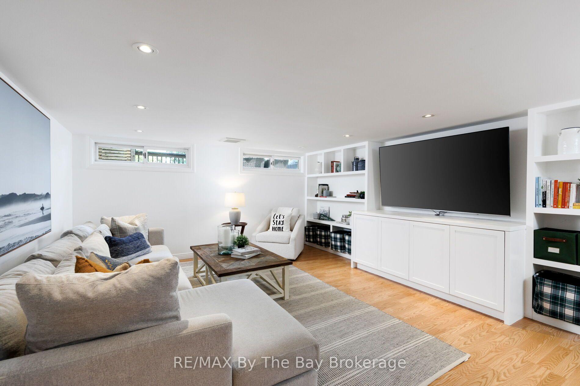 Photo 31 of 44 Rambert Crescent, Toronto, High Park-Swansea — HOMEH