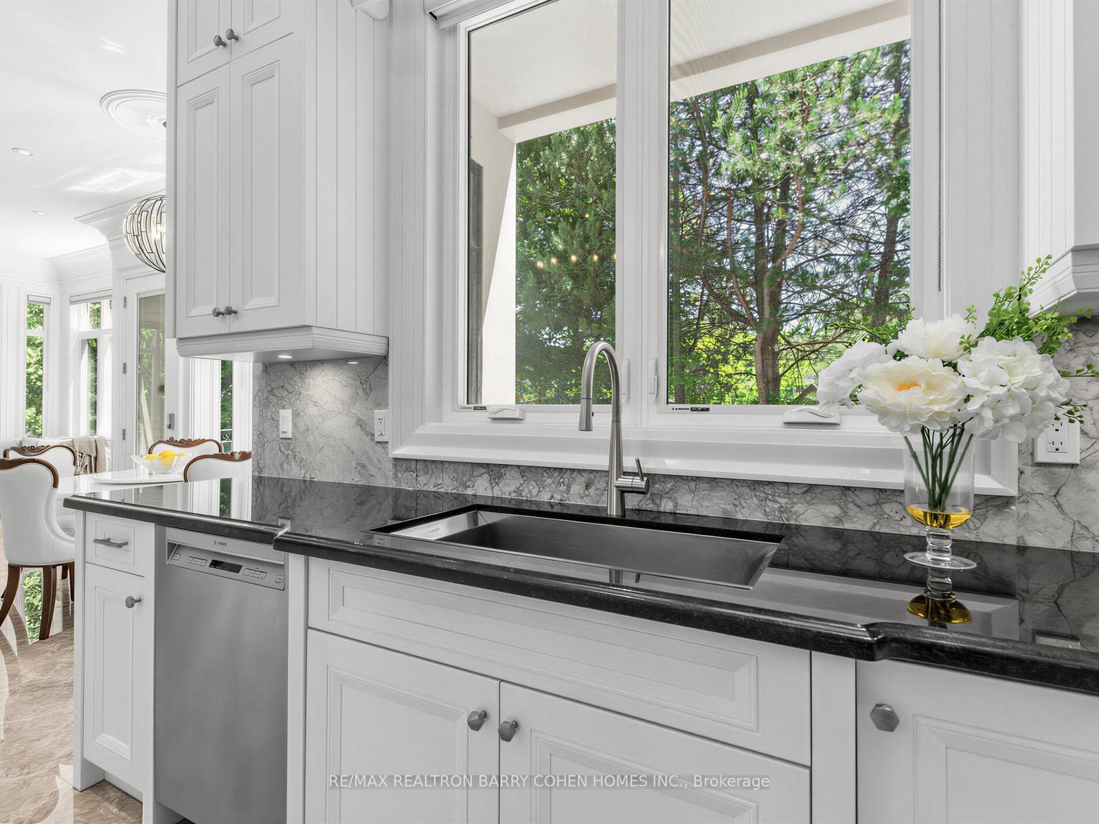 Photo 10 of 37 Chatfield Drive, North York, Banbury-Don Mills — HOMEH
