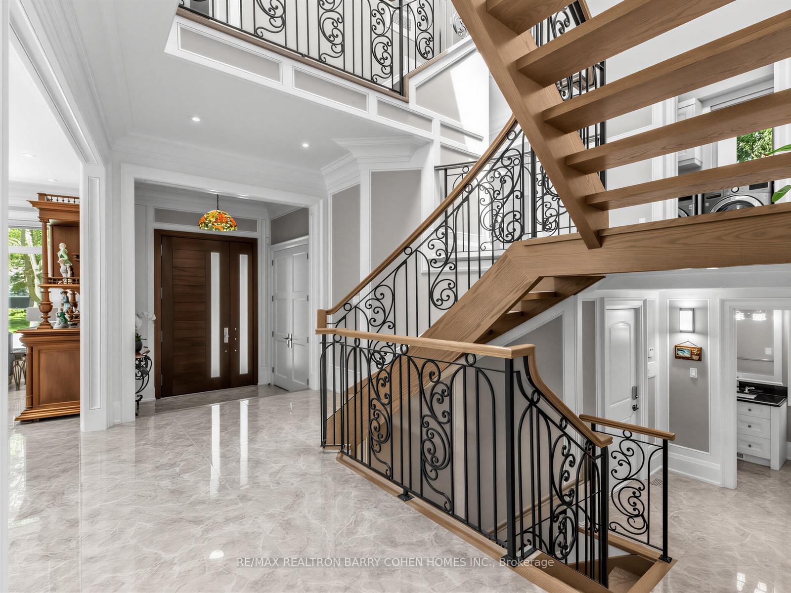Photo 12 of 37 Chatfield Drive, North York, Banbury-Don Mills — HOMEH