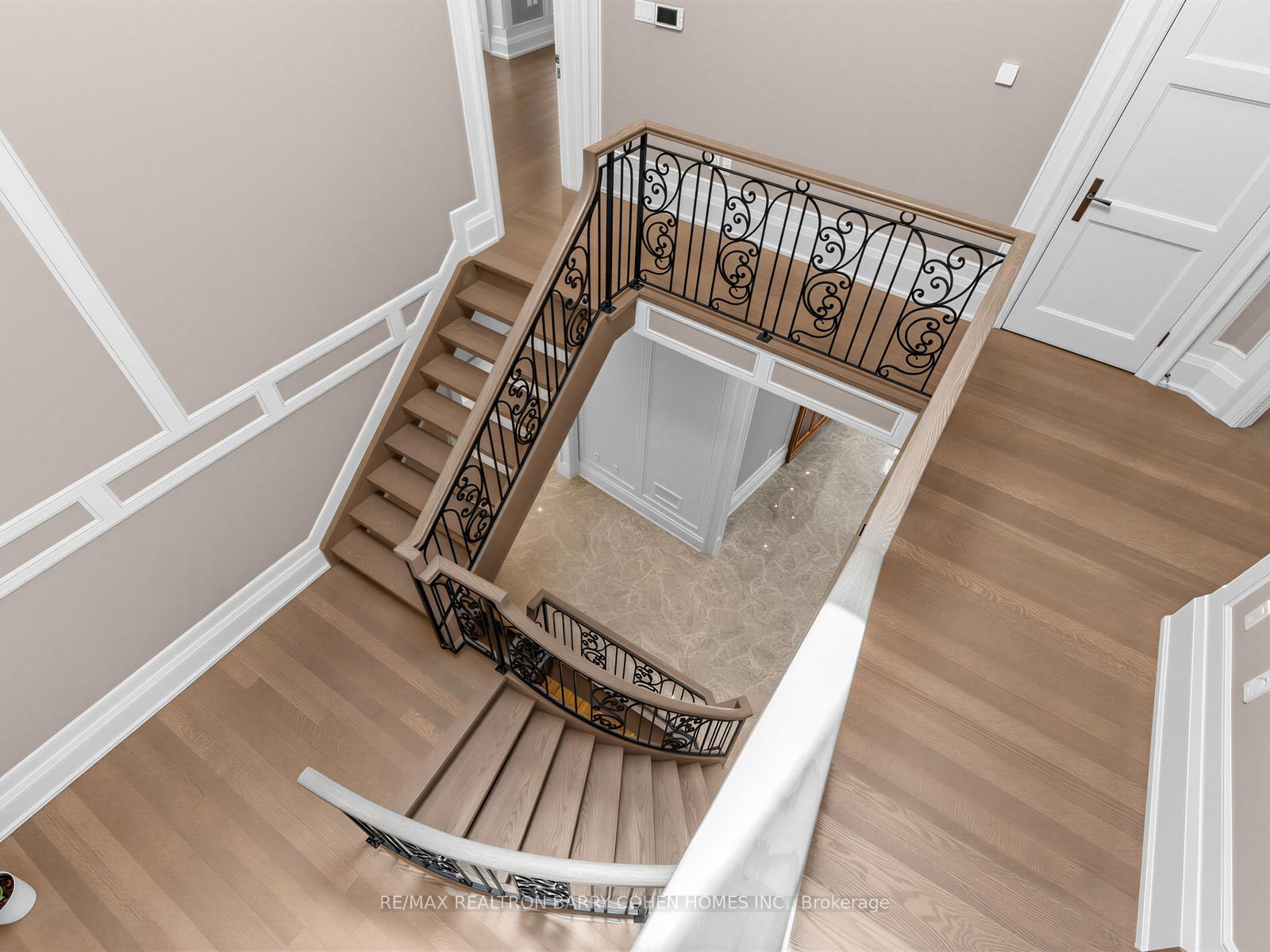 Photo 13 of 37 Chatfield Drive, North York, Banbury-Don Mills — HOMEH