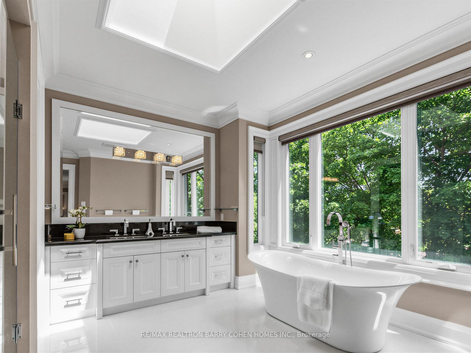 Photo 21 of 37 Chatfield Drive, North York, Banbury-Don Mills — HOMEH