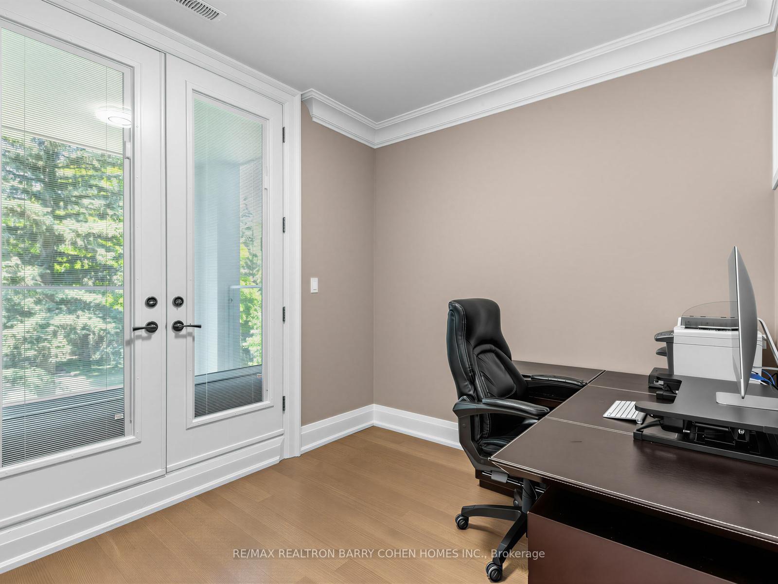 Photo 25 of 37 Chatfield Drive, North York, Banbury-Don Mills — HOMEH