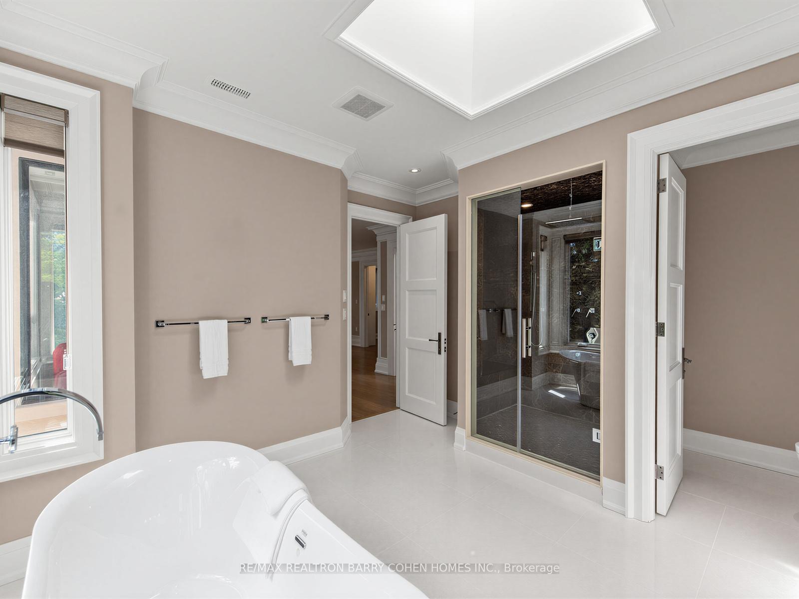 Photo 27 of 37 Chatfield Drive, North York, Banbury-Don Mills — HOMEH