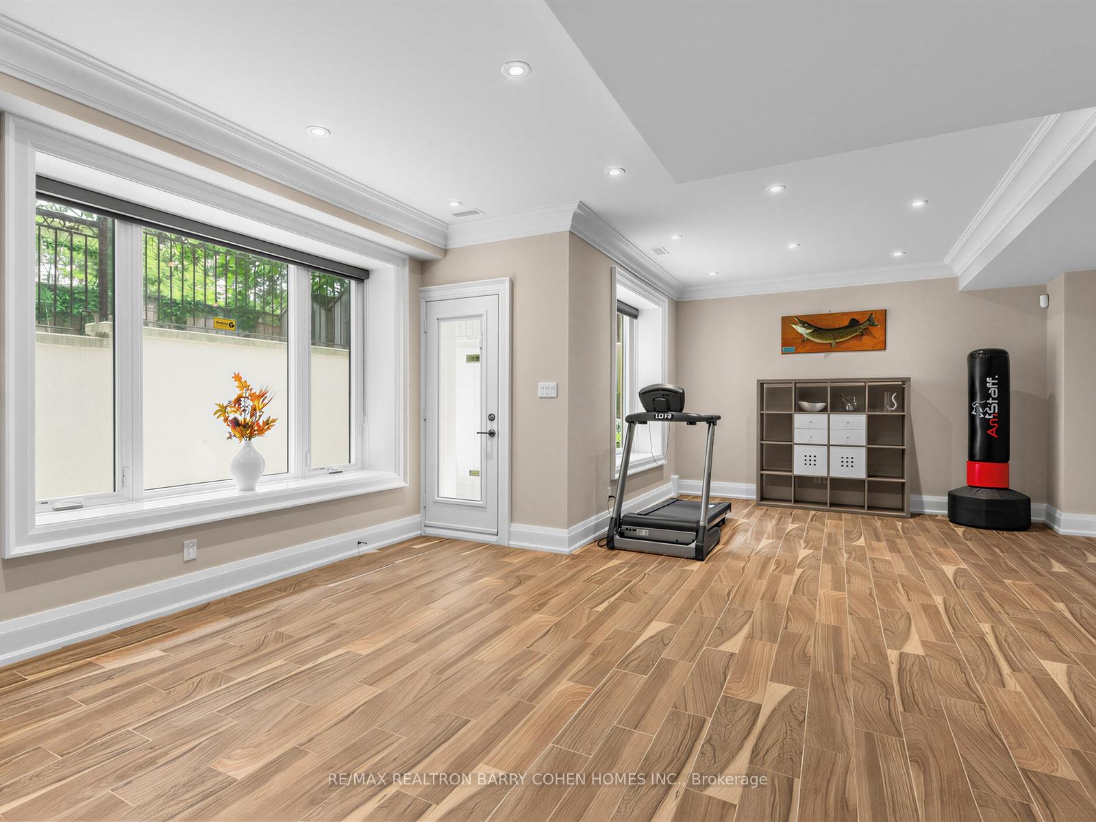 Photo 31 of 37 Chatfield Drive, North York, Banbury-Don Mills — HOMEH