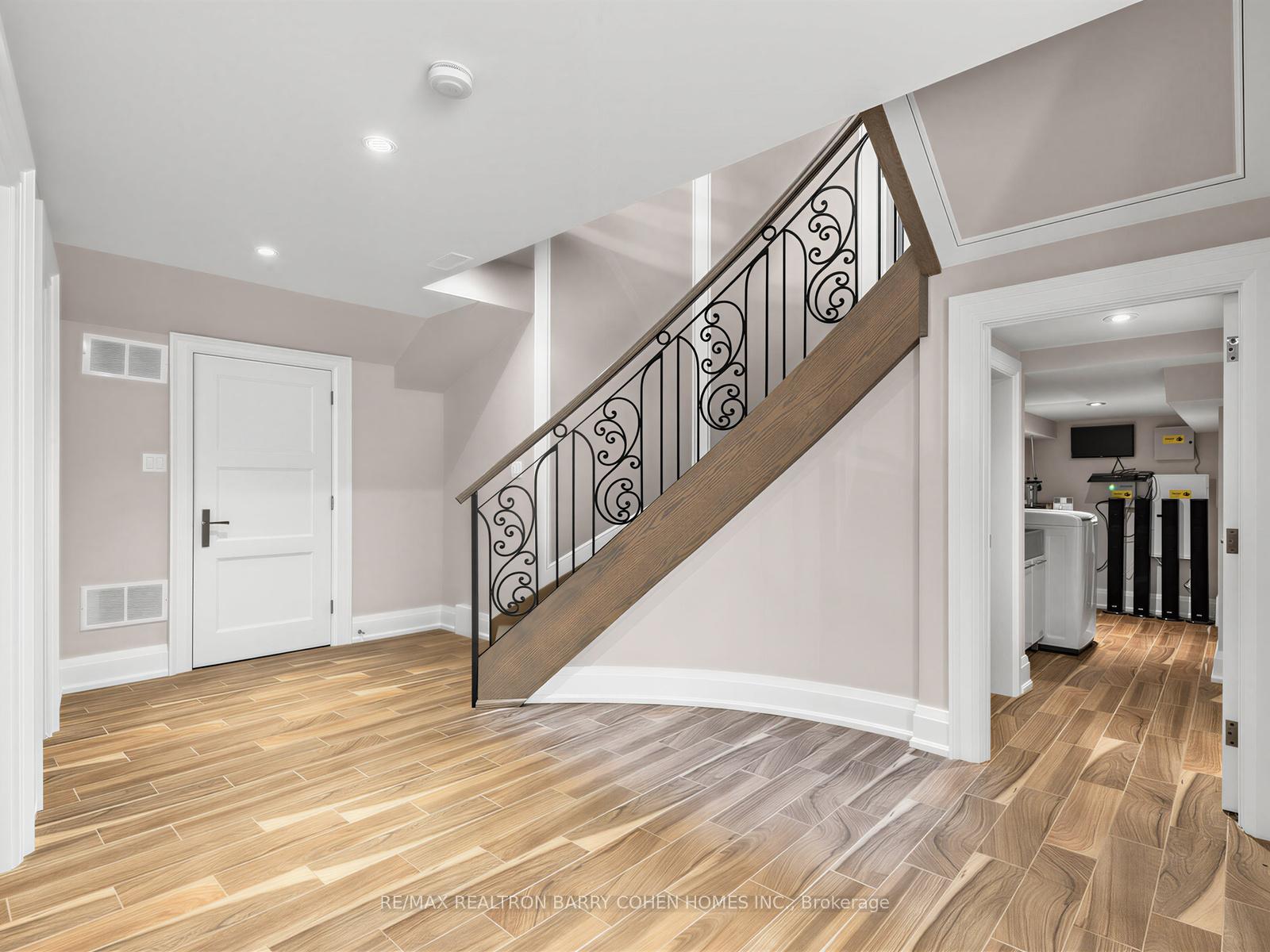Photo 33 of 37 Chatfield Drive, North York, Banbury-Don Mills — HOMEH