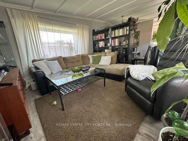 Photo 4 of Unit 41, 2189 Dundas Street E, London, East I — HOMEH