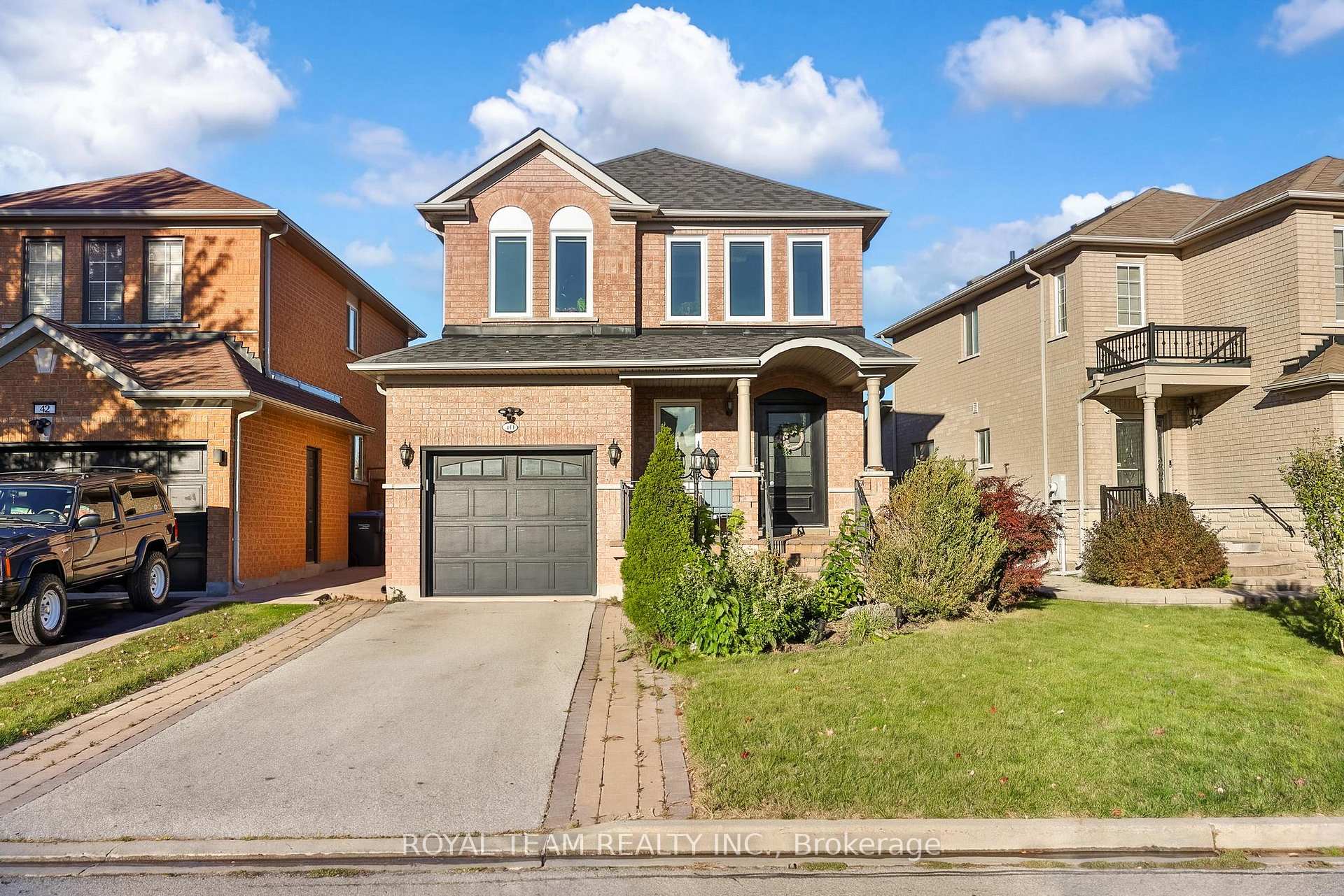 Photo of 40 Emily Carr Crescent