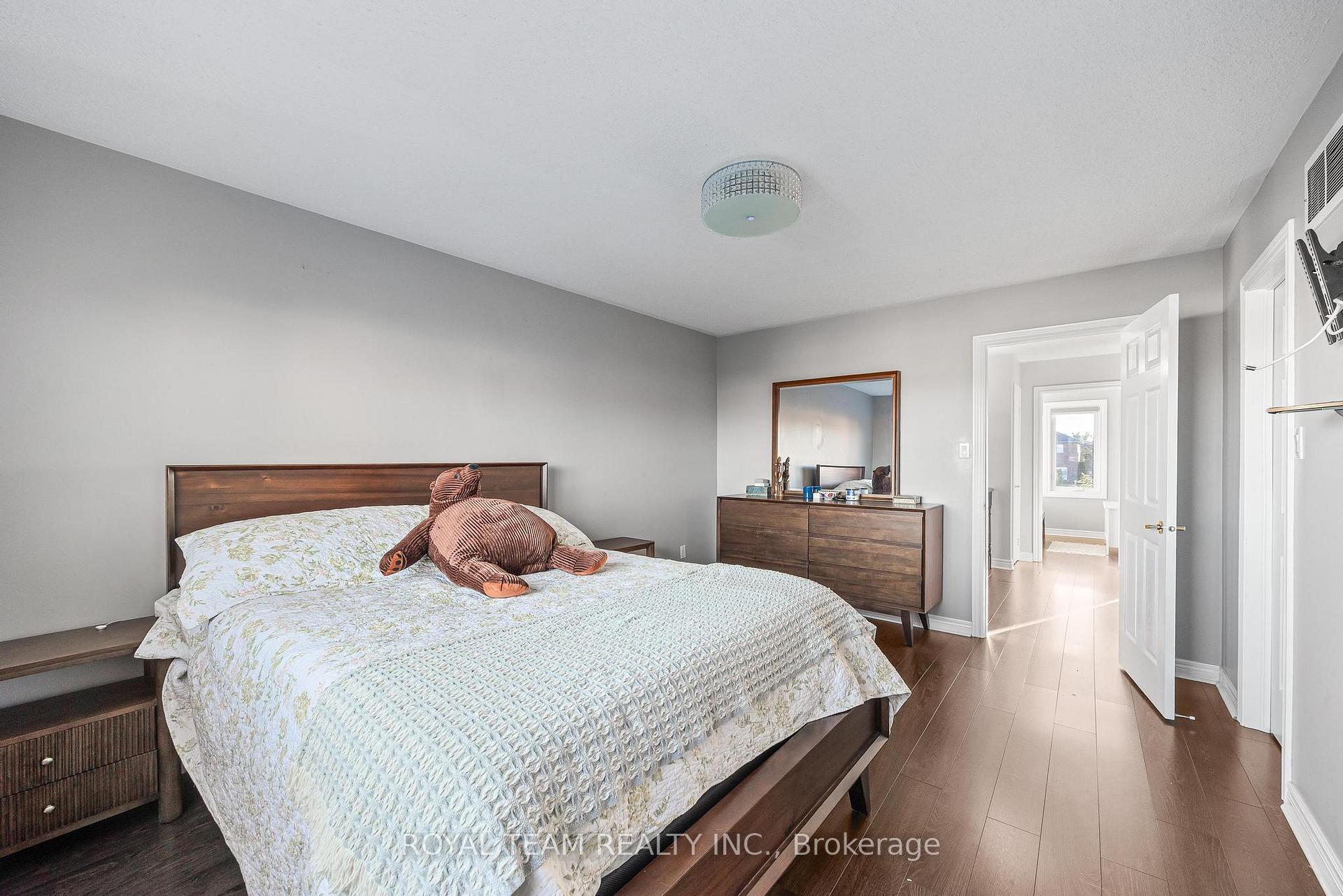 Photo 17 of 40 Emily Carr Crescent, Caledon, Bolton West — HOMEH