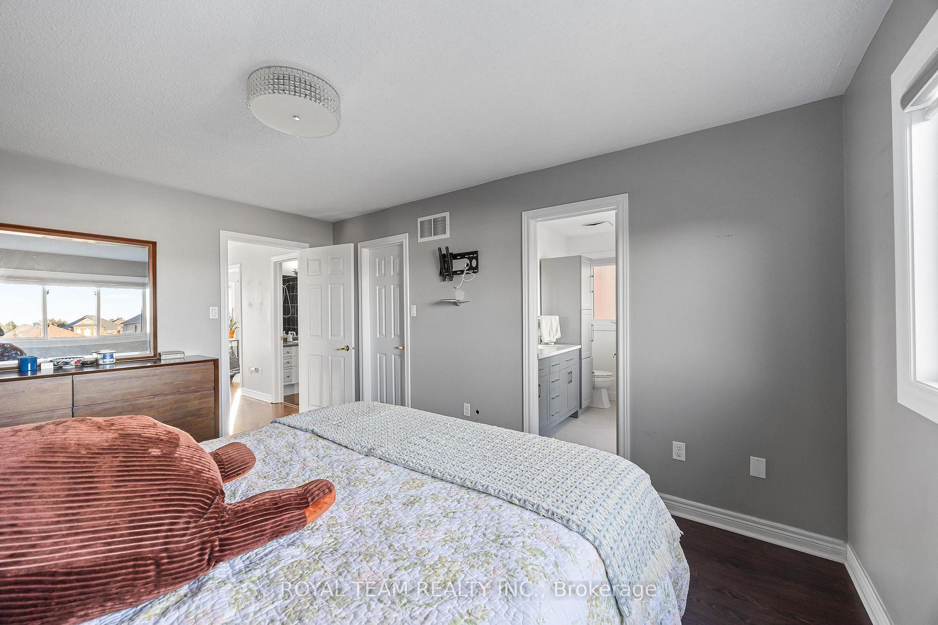 Photo 18 of 40 Emily Carr Crescent, Caledon, Bolton West — HOMEH